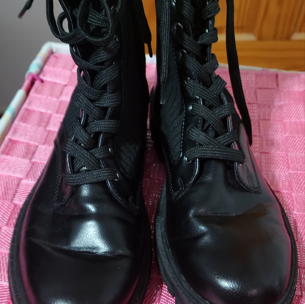 BCBG combat boots size 11 - Picture 4 of 9